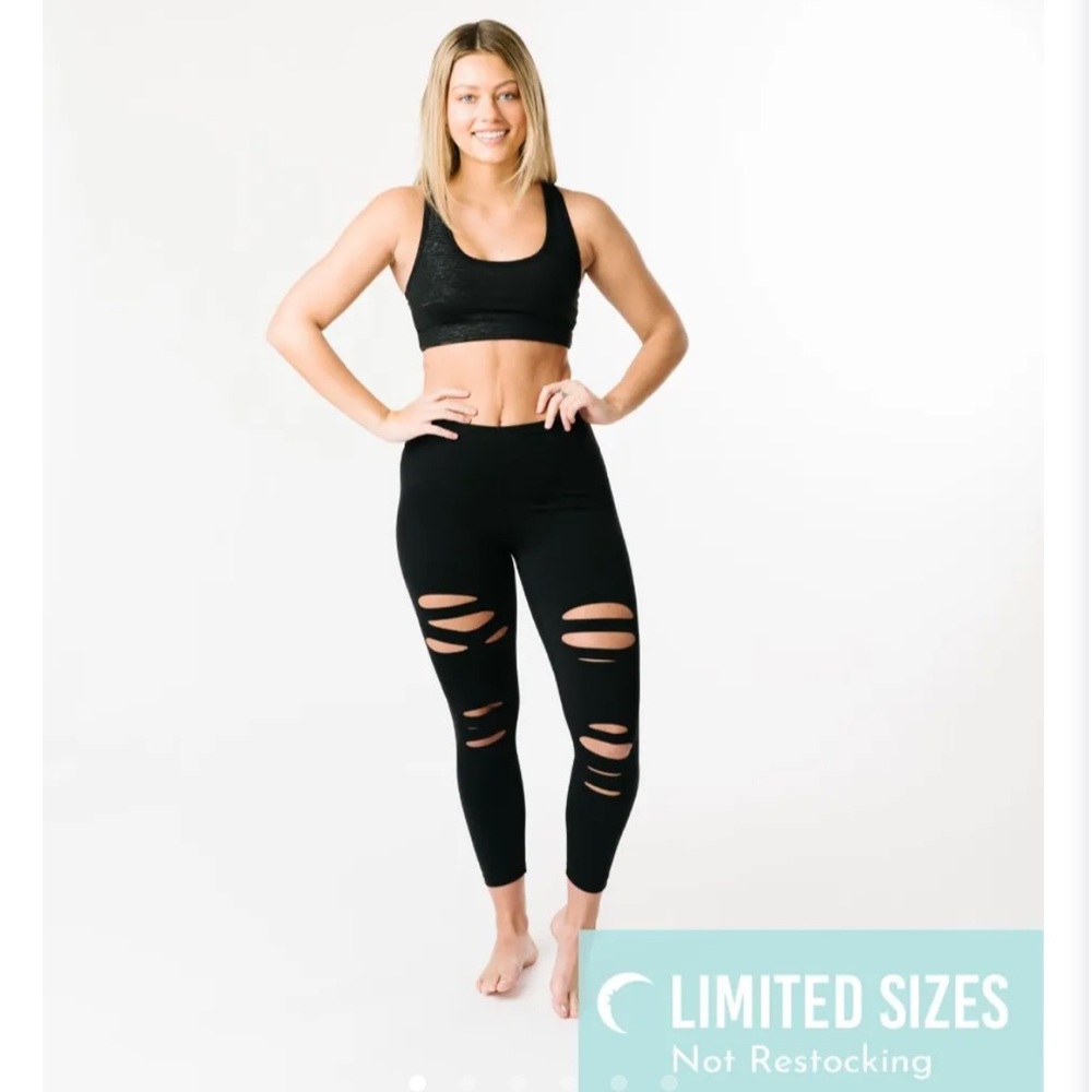 ZYIA Slashed Luxe high rise 24” inseam 6-8 waist